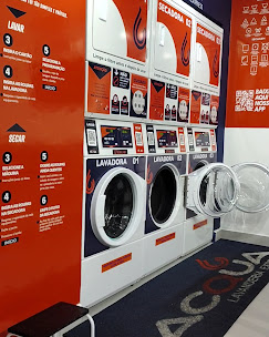 Parede de lavadoras frontais da Acqua Palmares